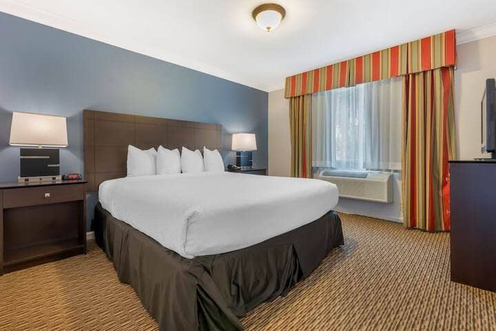 Room 5 of 34
